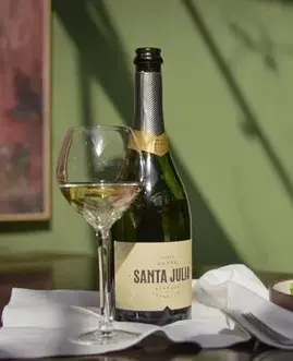 BODEGA SANTA JULIA - Espumante Classic Cuvee x 750cc.